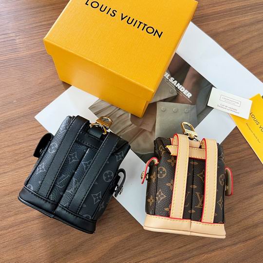 LV keyring 03lyh80